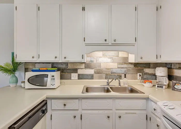 Pcb Resort Condo With Private Balcony And 3 Pools!
